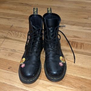 Black flower Dr. Martens